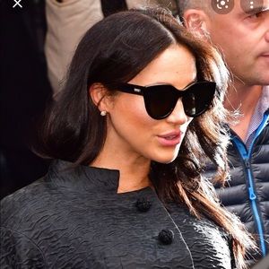 Le Specs Air Heart Sunglasses NWT